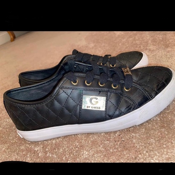 Guess Sneakers - Picture 1 of 2